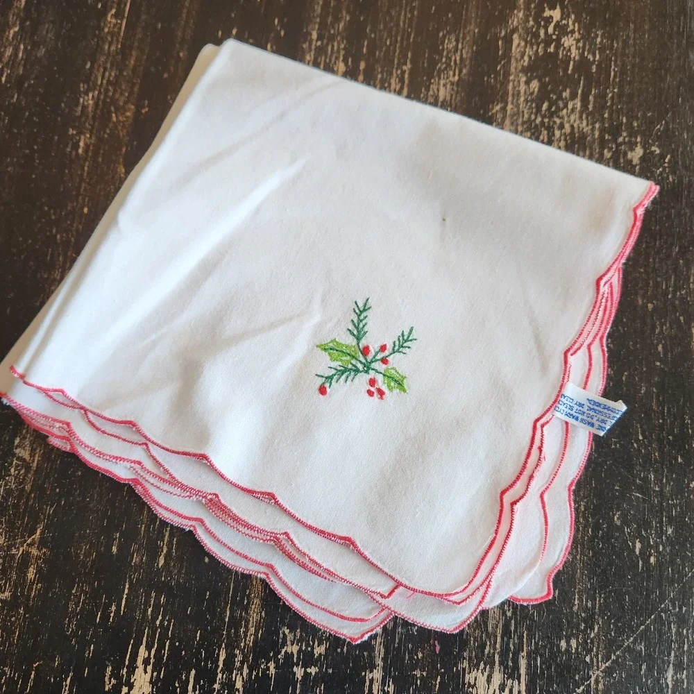 Imperial Elegance Napkins‎ HOLLY Scalloped 100% Cotton 15